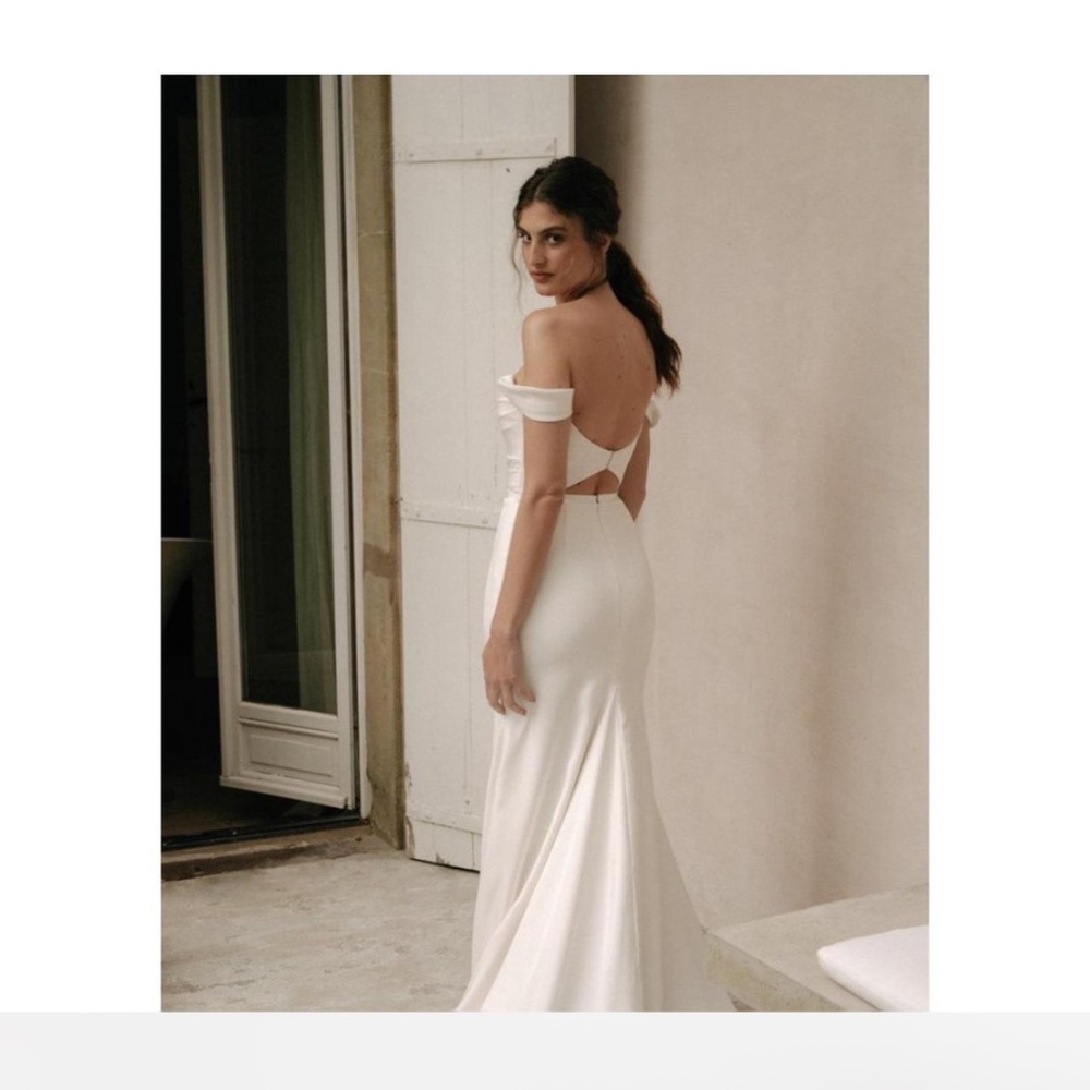 Alena Lena Kerria Size 16